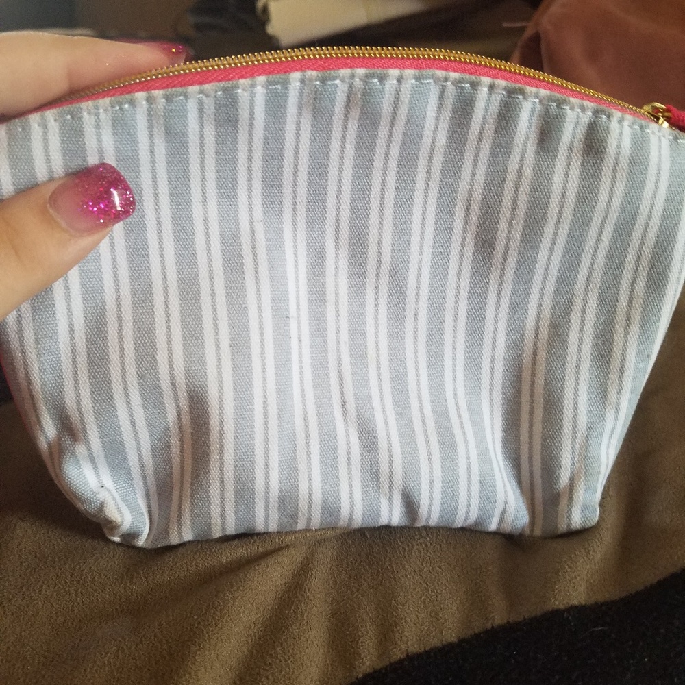 Ipsy makeup bag